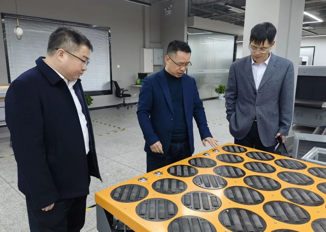 广西工业手艺研究院副院长杜文宏一行莅临健培科技、啄云智能考察调研-新闻动态|健培科技