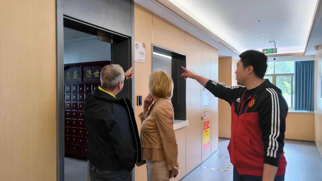 德国国家科研院院士Roland Eils一行莅临乌镇智能医院旅行考察-新闻动态|健培科技