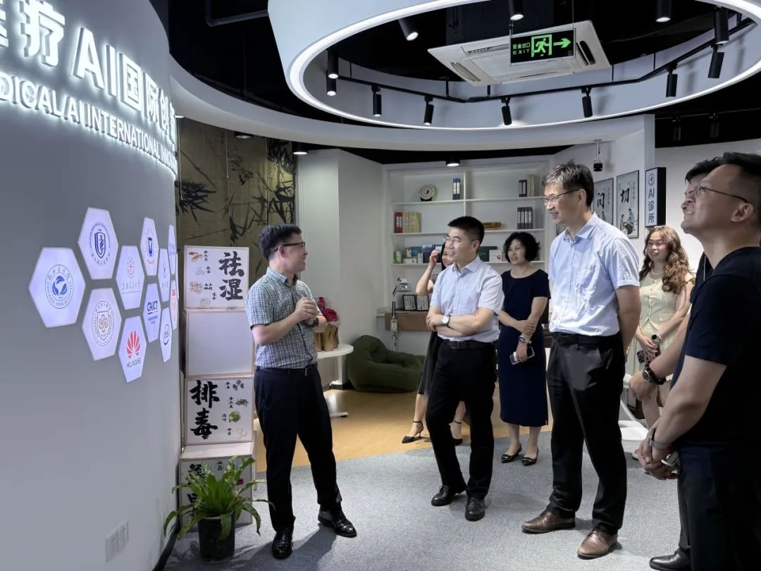 上海杨浦区人民政府副区长刘晋元一行莅临健培科技考察调研-新闻动态|健培科技